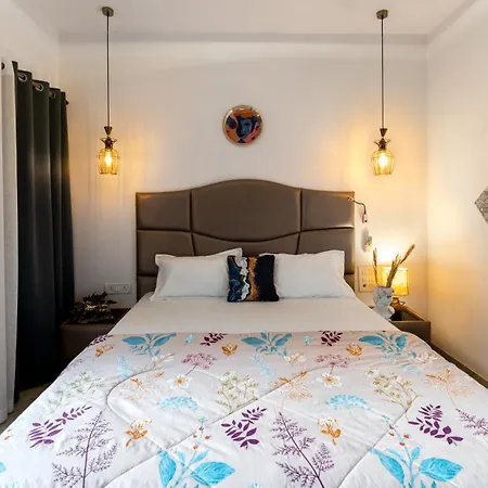 Pearl Palace 4-bedrooms By Spacez With Private Theatre & Terrace Mumbai