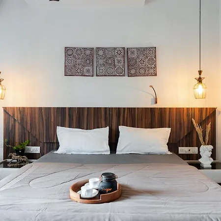 Pearl Palace 4-bedrooms By Spacez With Private Theatre & Terrace * Mumbai
