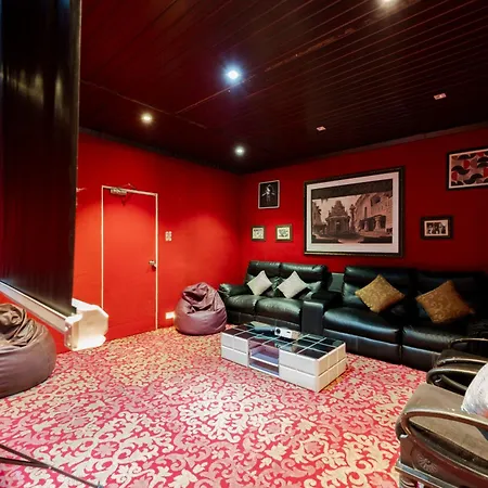 Pearl Palace 4-bedrooms By Spacez With Private Theatre & Terrace Mumbai