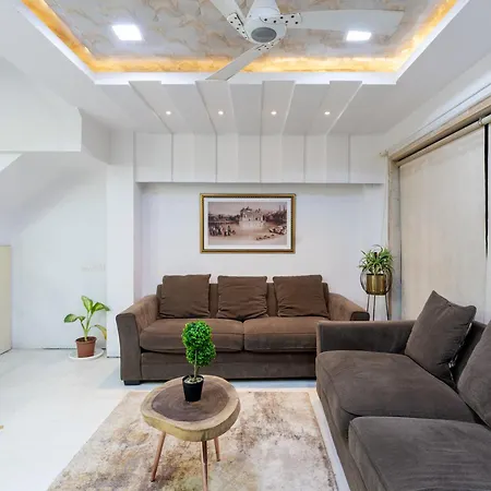 Pearl Palace 4-bedrooms By Spacez With Private Theatre & Terrace * Mumbai