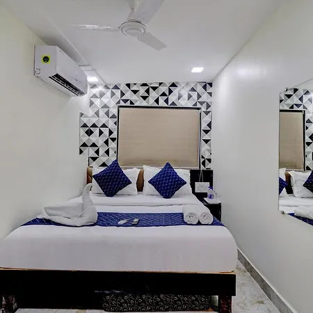 Parle Hotel *