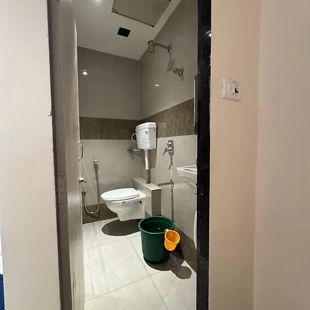 Hotel Rishi Palace Ashlfa Metro 3*