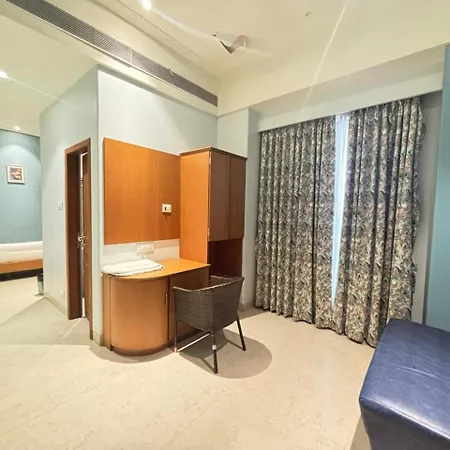 Hotel The Hub Link Mumbai