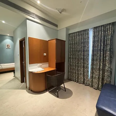 Hotel The Hub Link