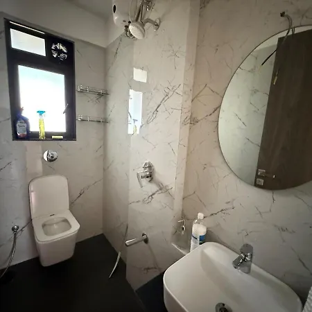 Leo Tower Apartment