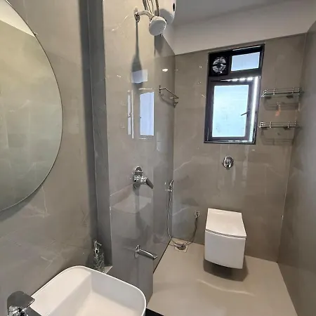 Leo Tower Apartment