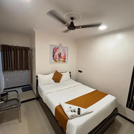 Hotel O Golden Mumbai
