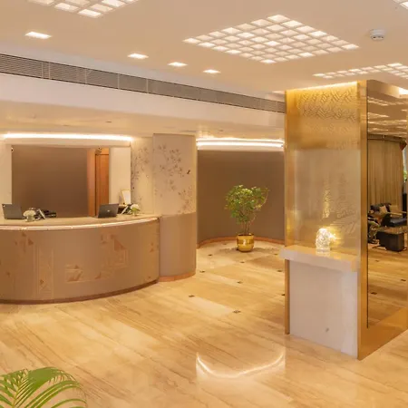 Kohinoor Continental, Airport Hotel 4*