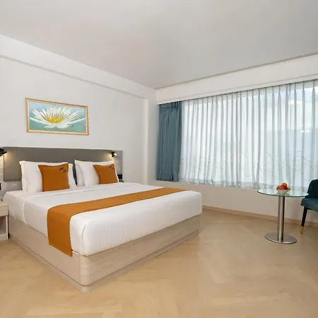 Kohinoor Continental, Airport 4*