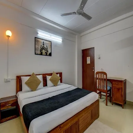 Bkc Corporate Community Living With A Bedroom And Free Breakfast Homestay Mumbai