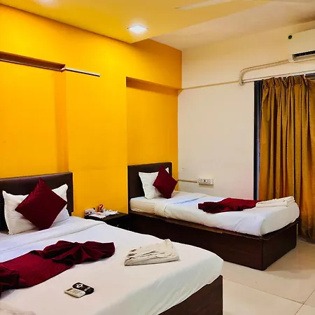 Hsquare Service Malad Bed & Breakfast 3*