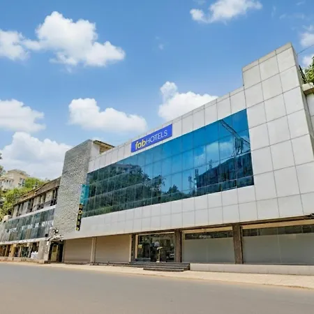 Fabhotel Veera Residency - Nr Airport
