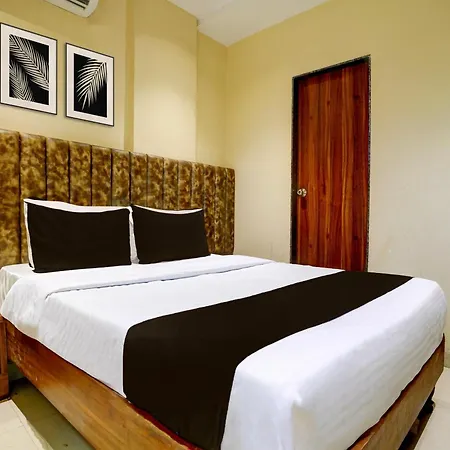 O Shubham & Boarding Shahad Railway Station Hotel