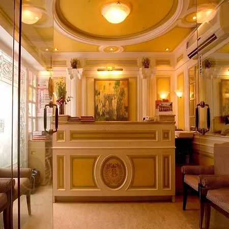 Hotel Benzy Palace