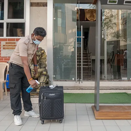 Hotel Airlink 3*