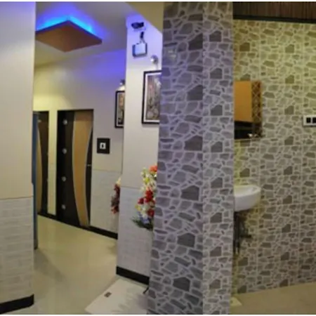 Planet Plaza Hotel