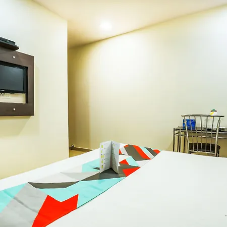 Fabhotel Adore 3*
