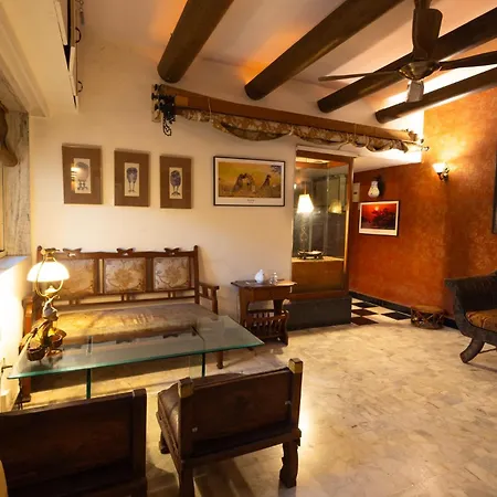 Apartment Cosy Artistic In Andheri H