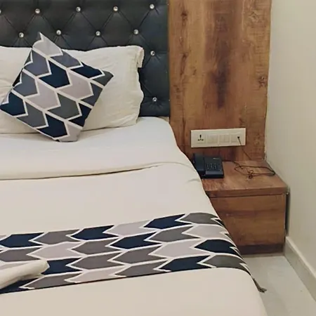 Residency Near Kokilaben Dhirubhai Ambani Hospital Andheri West Hotel 3*
