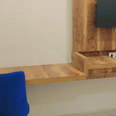 Hotel Residency Near Kokilaben Dhirubhai Ambani Hospital Andheri West Mumbai