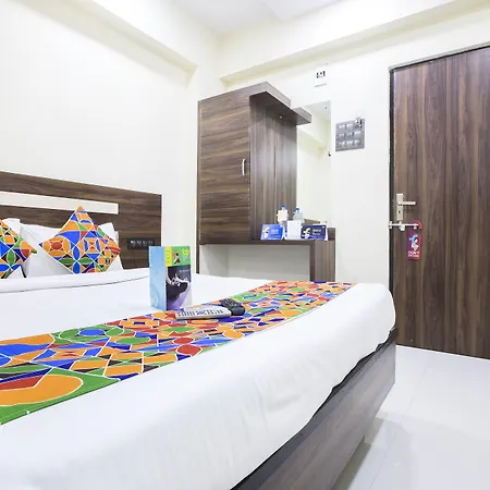 Oyo 23656 Parimeet Hotel Mumbai