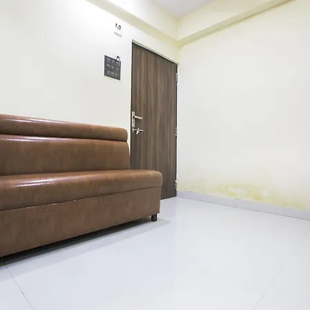 Oyo 23656 Parimeet Hotel