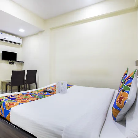 Oyo 23656 Parimeet Hotel 3*