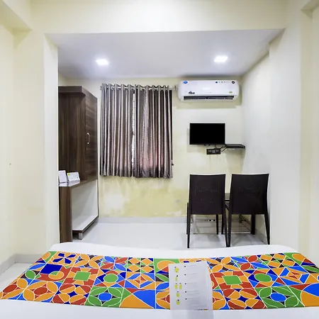 Oyo 23656 Parimeet 3* Mumbai