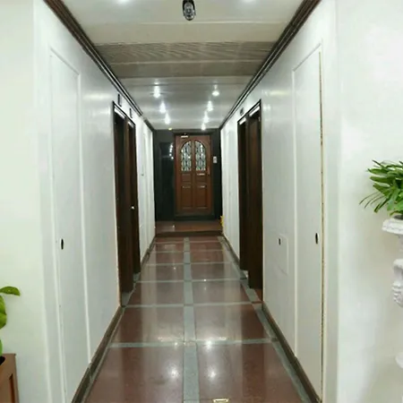 Hotel Mogul Palace - Near Masjid Bunder