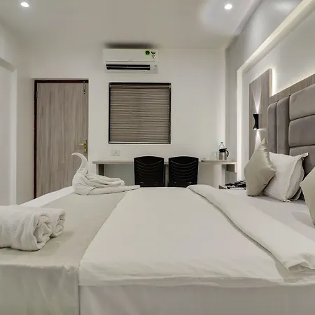 Kurla Residency 3*