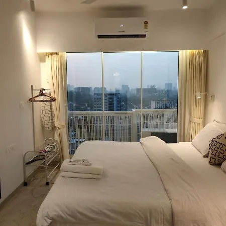 Anya 2bhk Near Bkc - Modern, Calm & Connected Apartment *