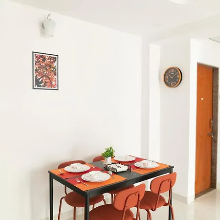 Apartment Peaceful, Spacious 2bhk With Balcony & Skylineview Mumbai