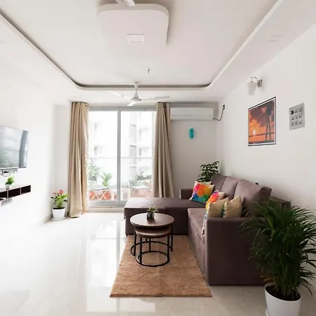 Apartment Peaceful, Spacious 2bhk With Balcony & Skylineview