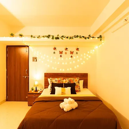 Peaceful, Spacious 2bhk With Balcony & Skylineview * Mumbai