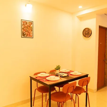 Apartment Peaceful, Spacious 2bhk With Balcony & Skylineview Mumbai
