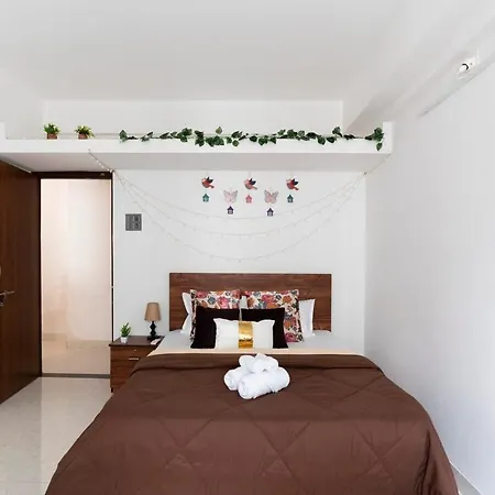 Peaceful, Spacious 2bhk With Balcony & Skylineview