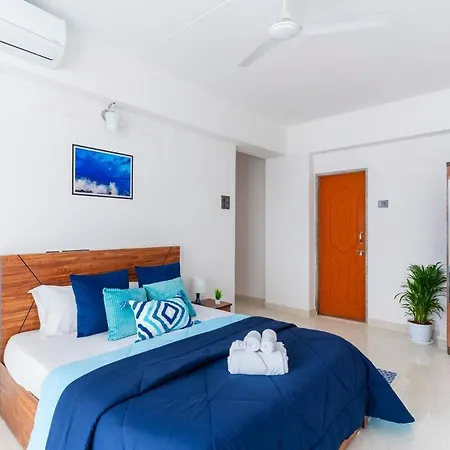 Peaceful, Spacious 2bhk With Balcony & Skylineview Apartment *