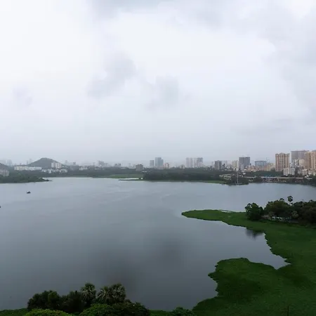 Apartment Peaceful, Spacious 2bhk With Balcony & Skylineview Mumbai