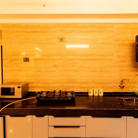 Peaceful, Spacious 2bhk With Balcony & Skylineview *