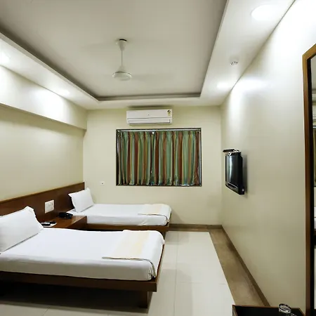 International Hotel 3*