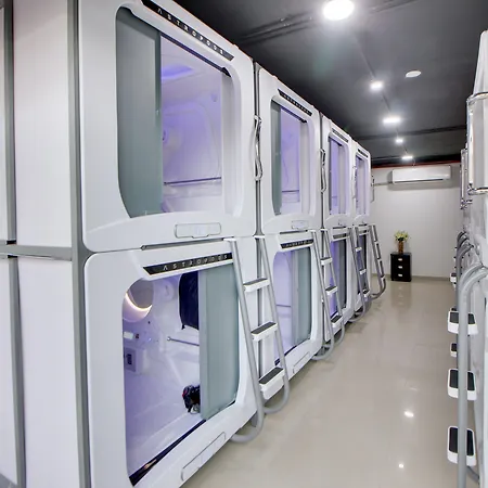Astropods Airport, Mumbai. Guest house Mumbai