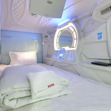 Astropods Airport, Mumbai. Mumbai