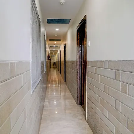 Fabhotel Veera Residency - Nr Airport Hotel 3*