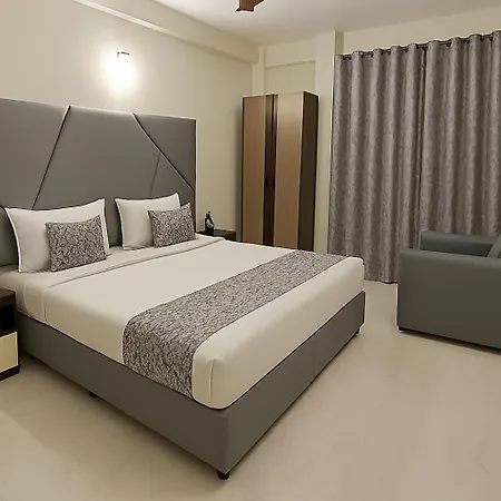 Side Serviced By Maxxvalue Apartment