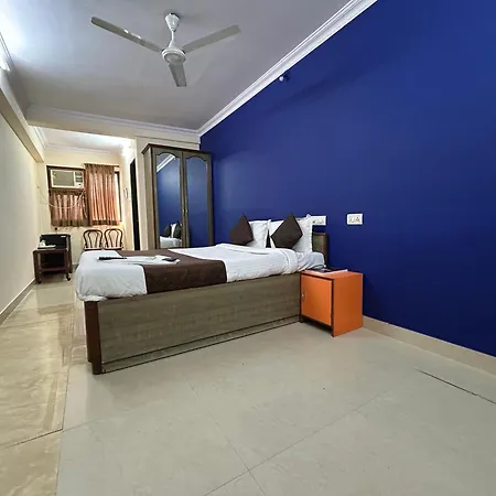 Lucky Serviced -near Bkc Mumbai