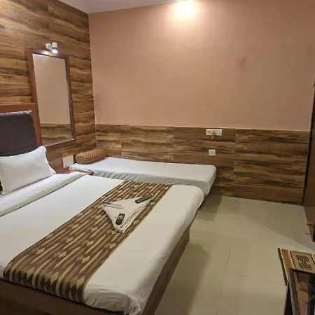 Apartment Lucky Serviced -near Bkc *