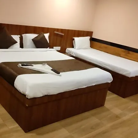 Lucky Serviced -near Bkc Mumbai