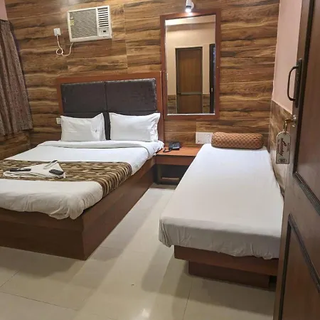 Lucky Serviced -near Bkc Apartment