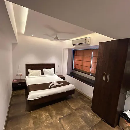 Lucky Serviced -near Bkc Mumbai