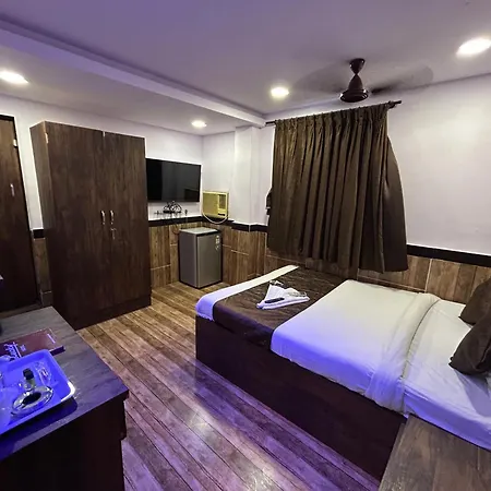 Lucky Serviced -near Bkc Apartment